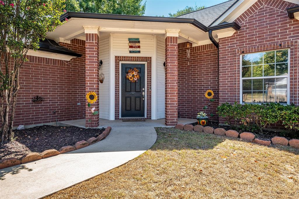 405 Husky Drive, Lindale, TX 75771