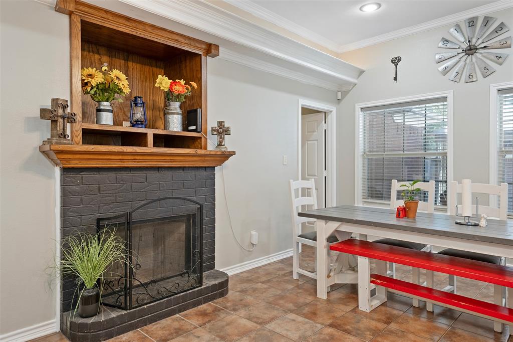 405 Husky Drive, Lindale, TX 75771