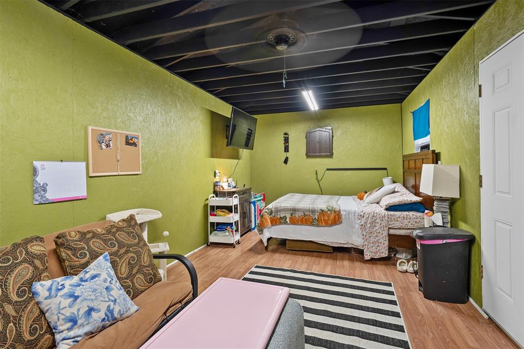 405 Husky Drive, Lindale, TX 75771
