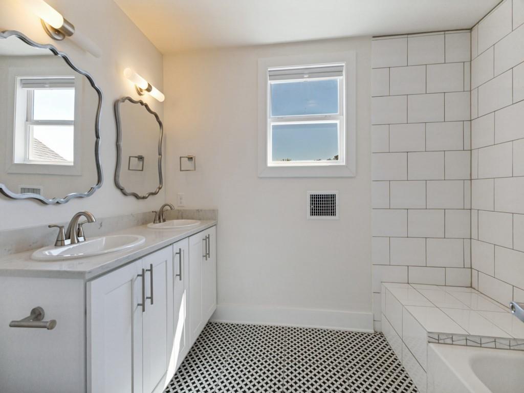5611 Richmond Avenue, Dallas, TX 75206