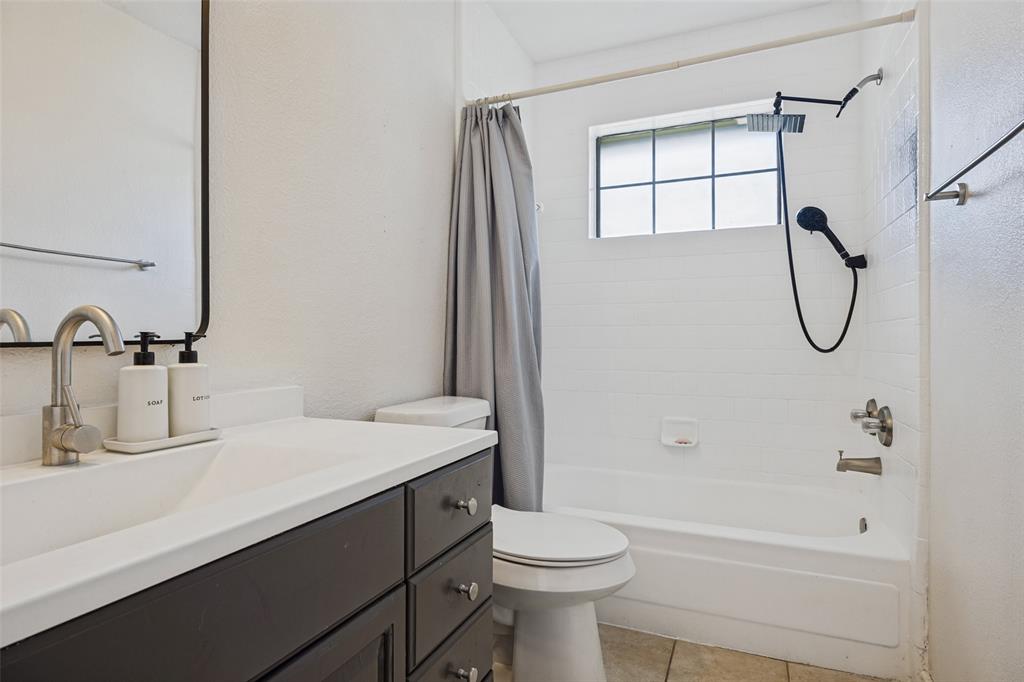 8205 Pacific Pearl Drive, Rowlett, TX 75089