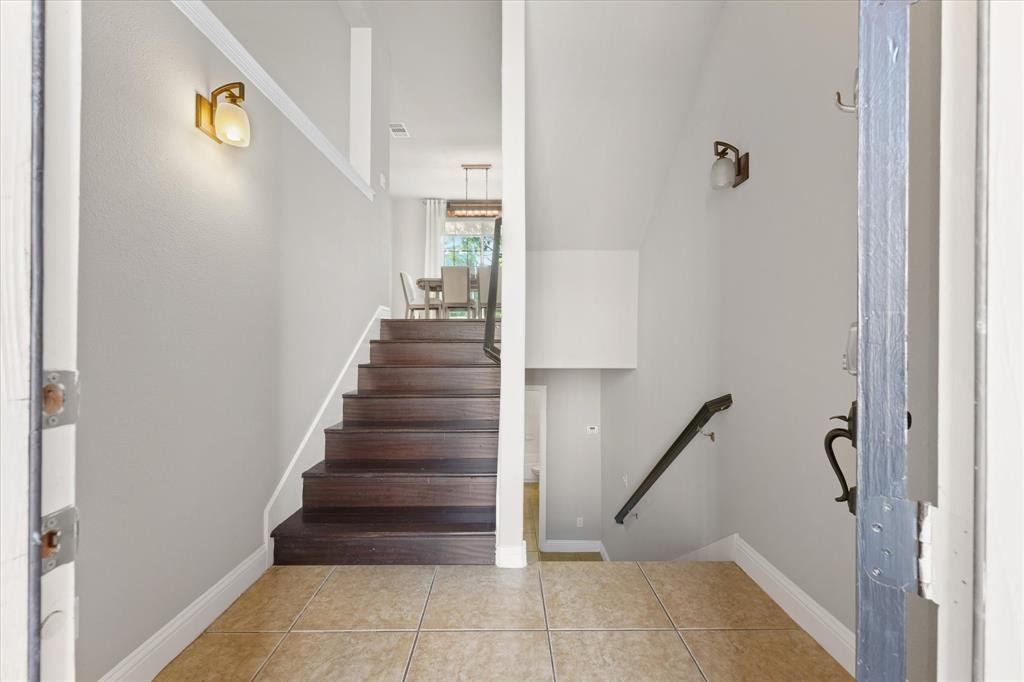 4007 Brownstone Court, Dallas, TX 75204