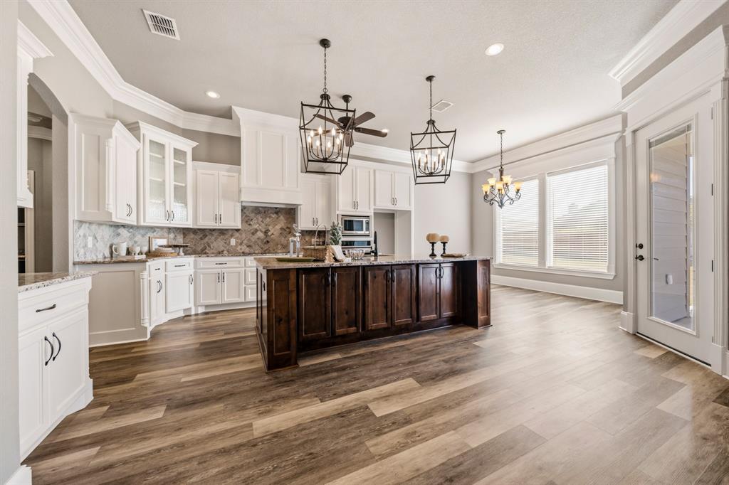 616 Hunton Lane, Robinson, TX 76706