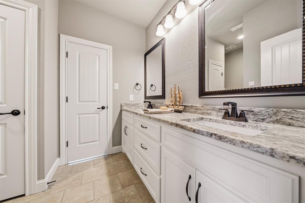 616 Hunton Lane, Robinson, TX 76706