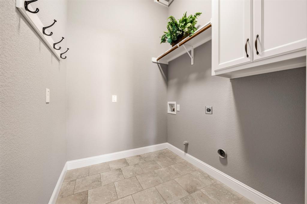 616 Hunton Lane, Robinson, TX 76706