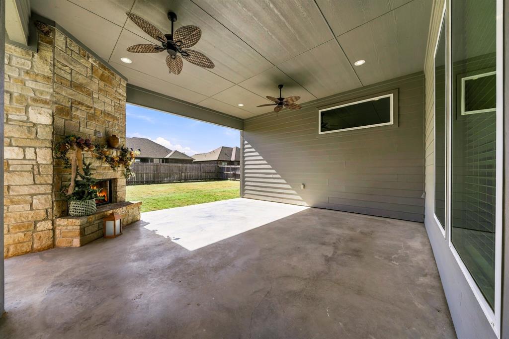616 Hunton Lane, Robinson, TX 76706
