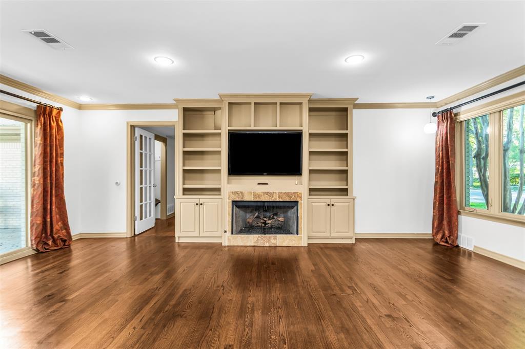 924 Sylvania Drive, Dallas, TX 75218