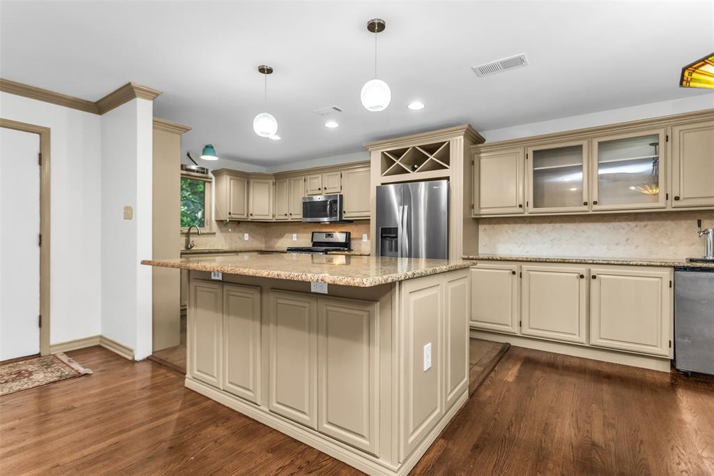 924 Sylvania Drive, Dallas, TX 75218