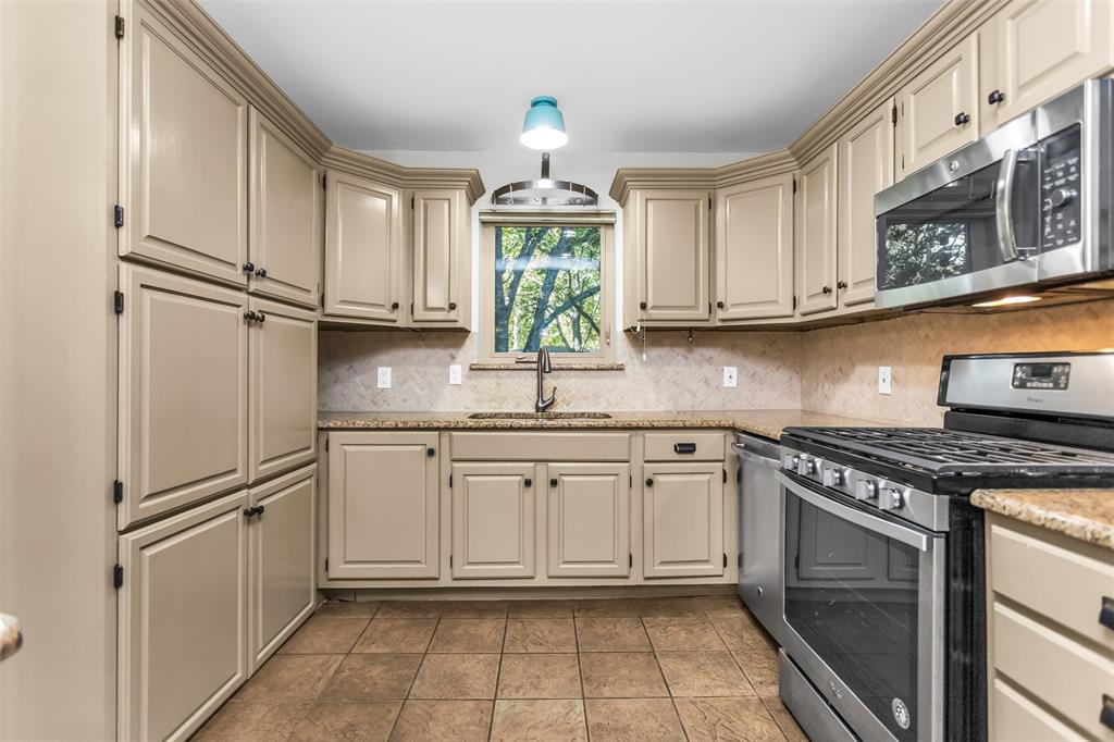 924 Sylvania Drive, Dallas, TX 75218