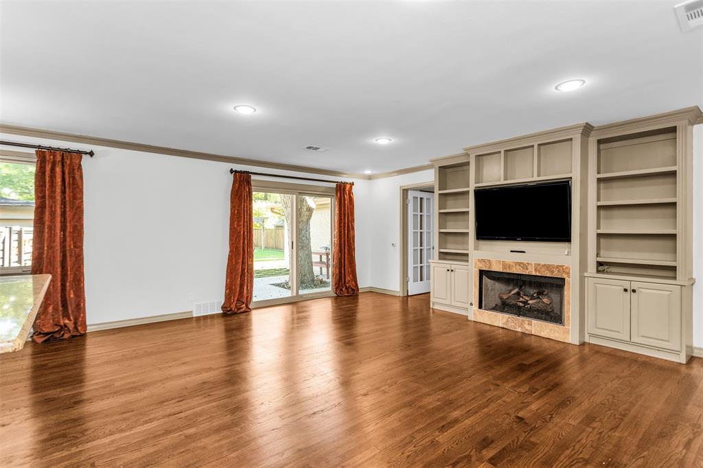 924 Sylvania Drive, Dallas, TX 75218