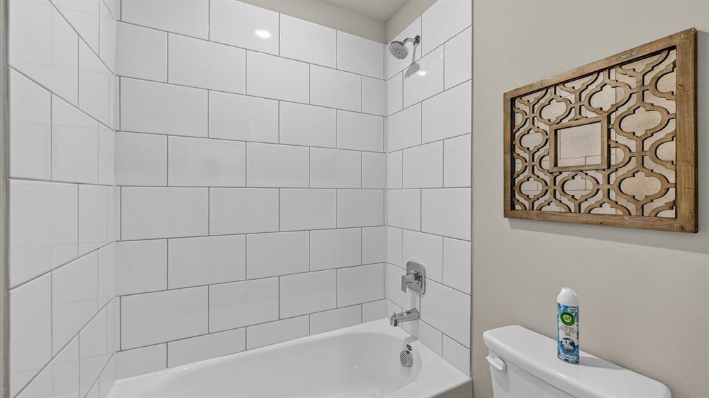1430 CANTERBURY Trail, DeSoto, TX 75115