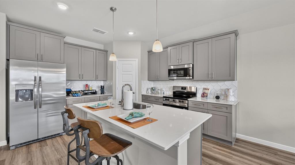 1430 CANTERBURY Trail, DeSoto, TX 75115