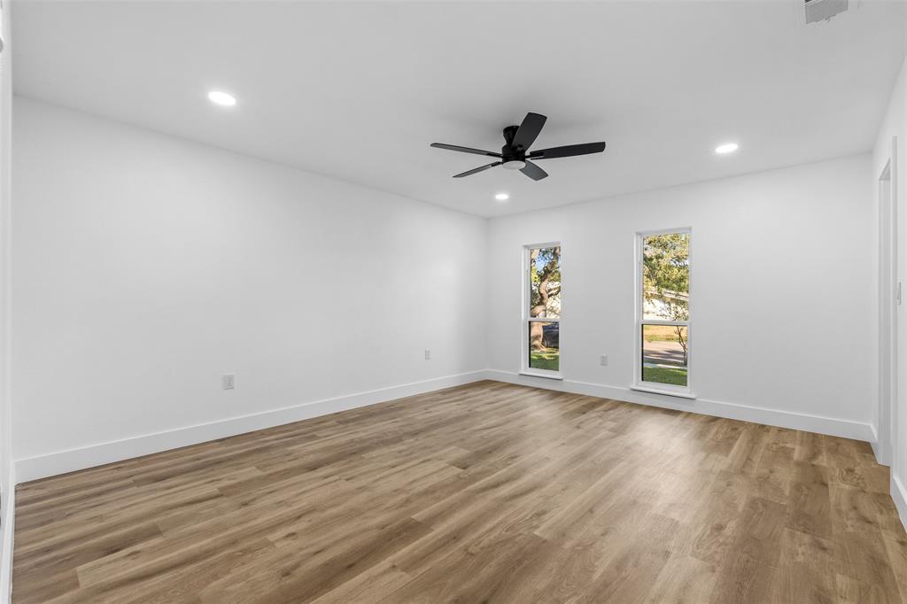 717 Bluebonnet Drive, Grand Prairie, TX 75052