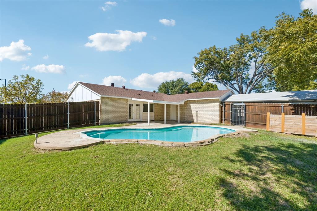 1902 Edna Smith Drive, Garland, TX 75040