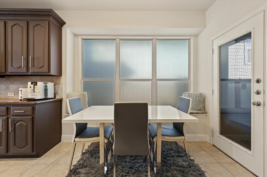 10404 Mateo Trail, Irving, TX 75063 10404 Mateo Trail, Irving, TX 75063