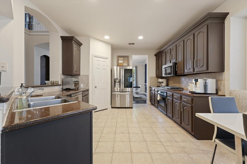 10404 Mateo Trail, Irving, TX 75063 10404 Mateo Trail, Irving, TX 75063