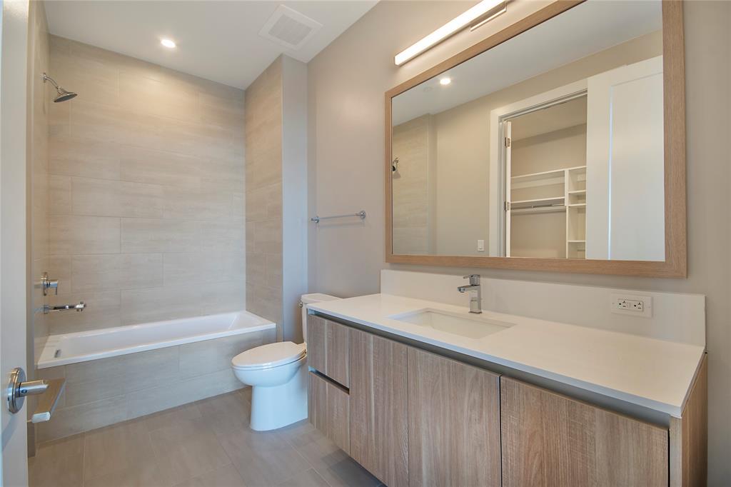 3001 Maple Avenue, #2207, Dallas, TX 75201