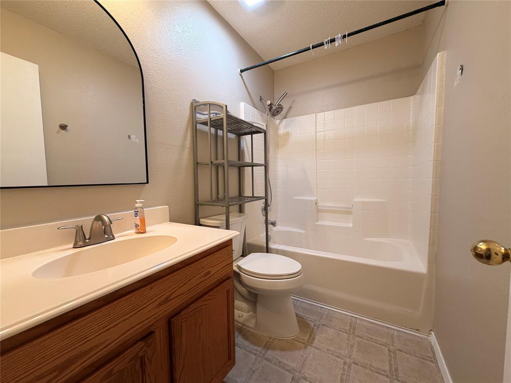 3308 Knoll Trail, Balch Springs, TX 75180
