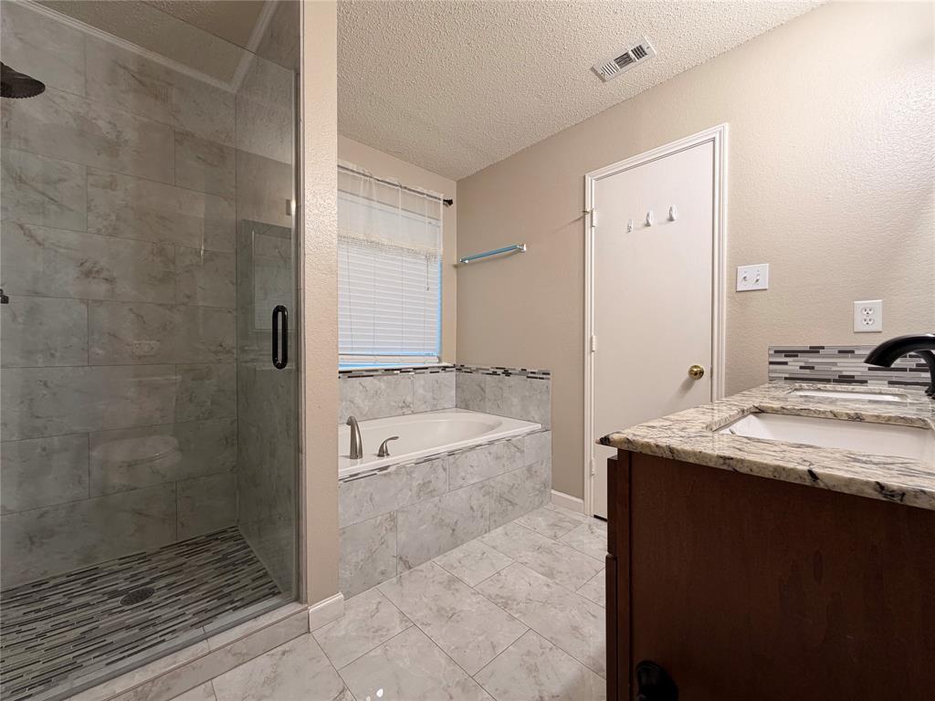 3308 Knoll Trail, Balch Springs, TX 75180