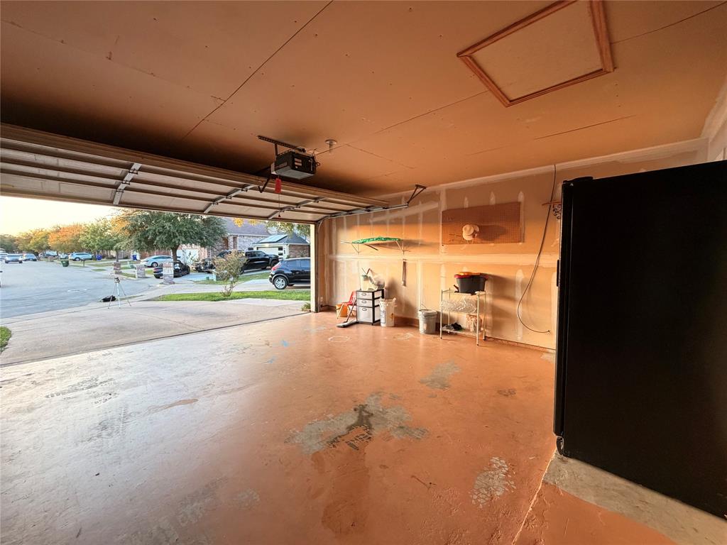 3308 Knoll Trail, Balch Springs, TX 75180