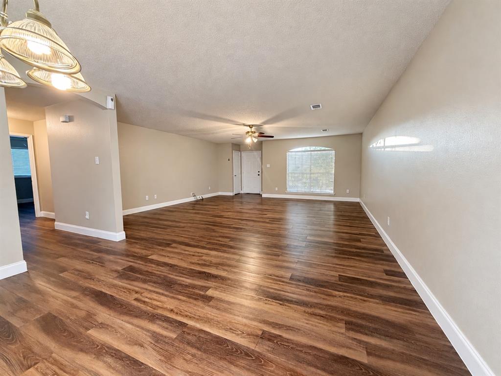3308 Knoll Trail, Balch Springs, TX 75180