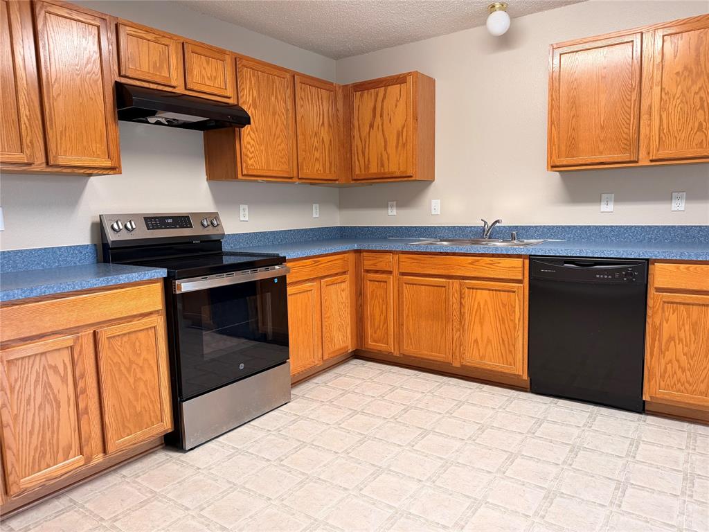 3308 Knoll Trail, Balch Springs, TX 75180
