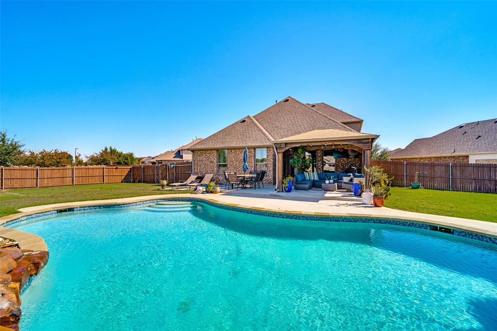 863 Mccall Drive, Fate, TX 75087