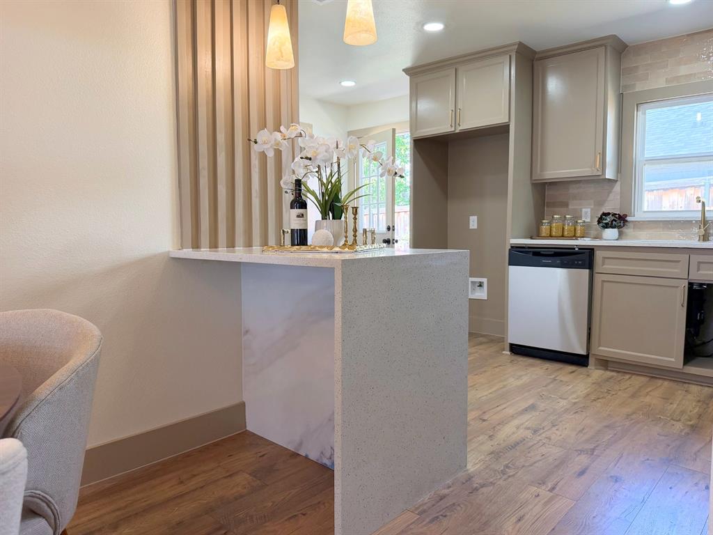 2219 Morgan Street, Irving, TX 75062