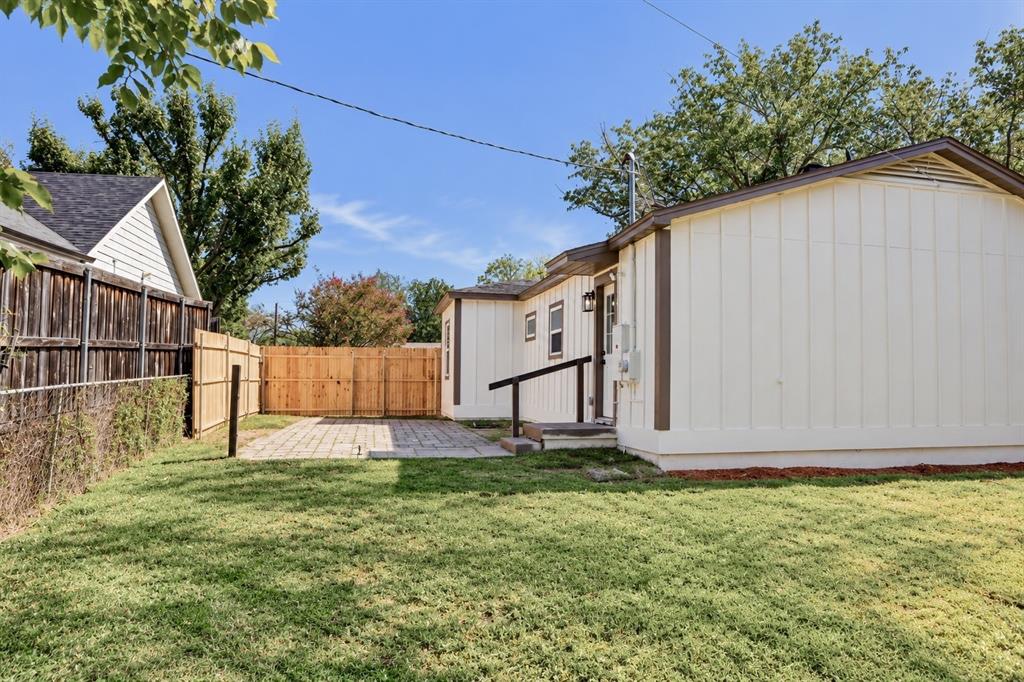 2219 Morgan Street, Irving, TX 75062