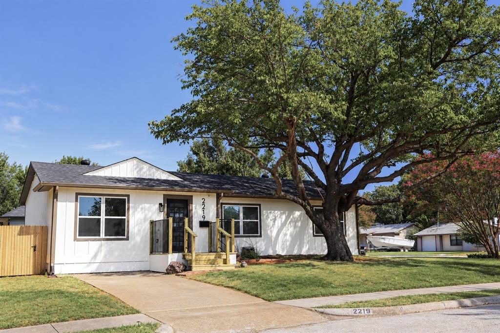 2219 Morgan Street, Irving, TX 75062