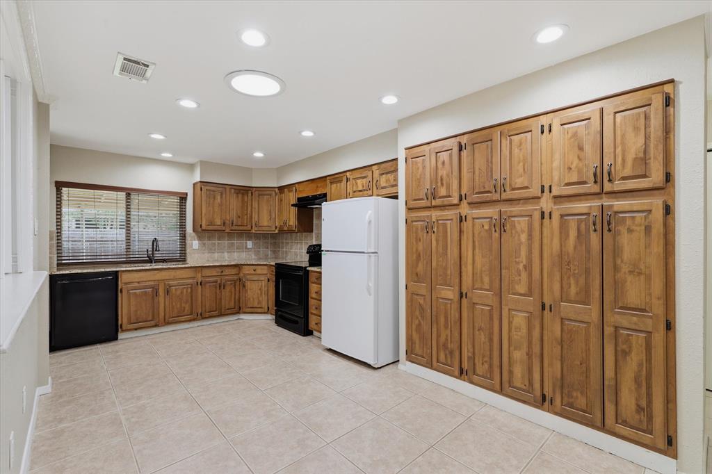 2906 Hazelwood Drive, Garland, TX 75044