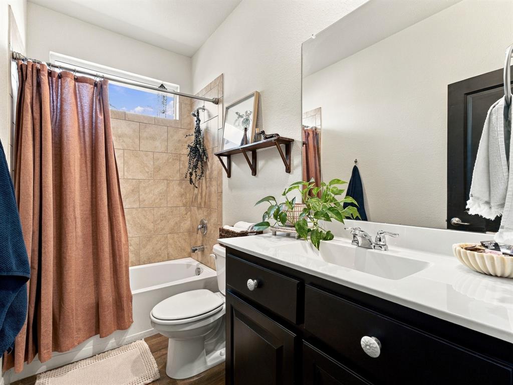 1505 Seabiscuit Drive, Granbury, TX 76049