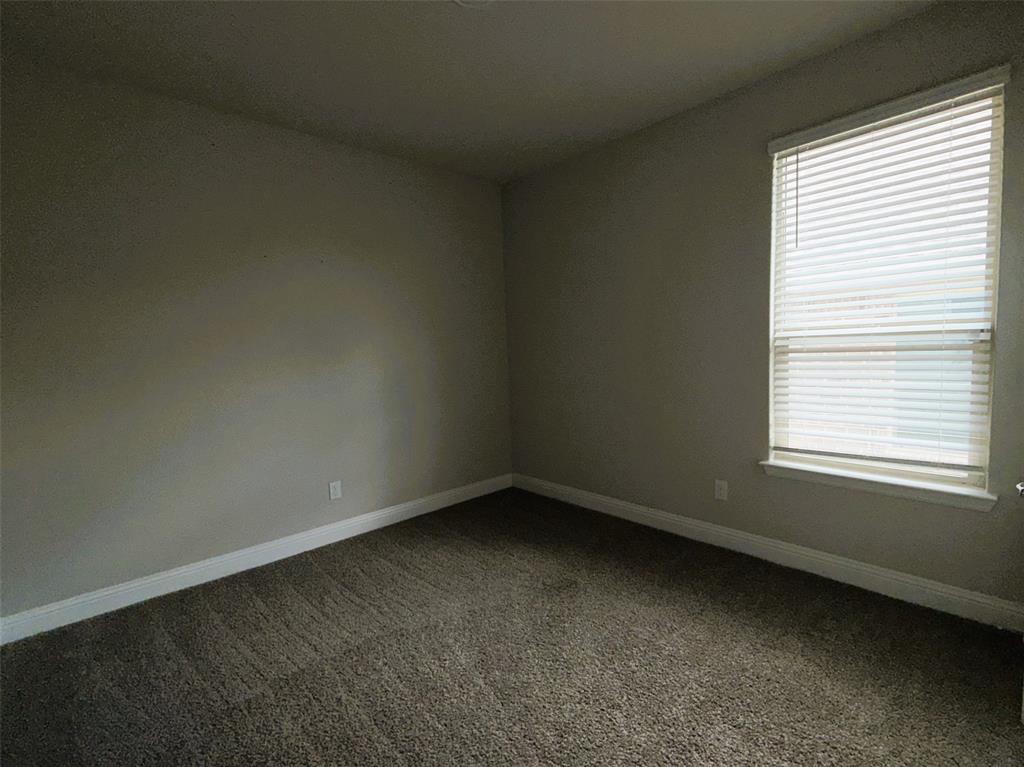 Second bedroom.