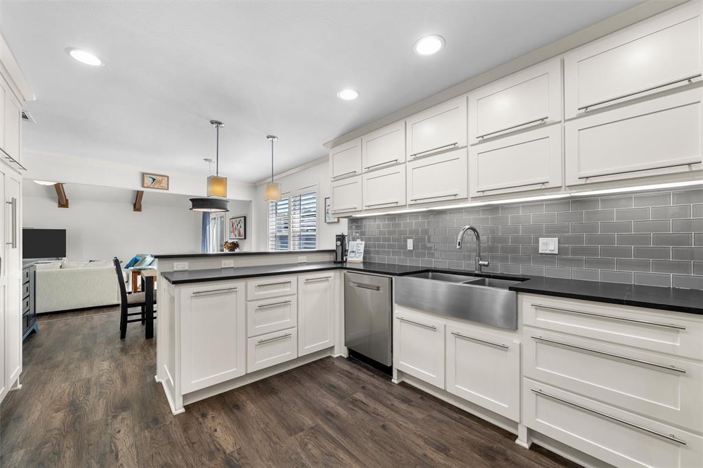 4324 Green Point Drive, Waco, TX 76710