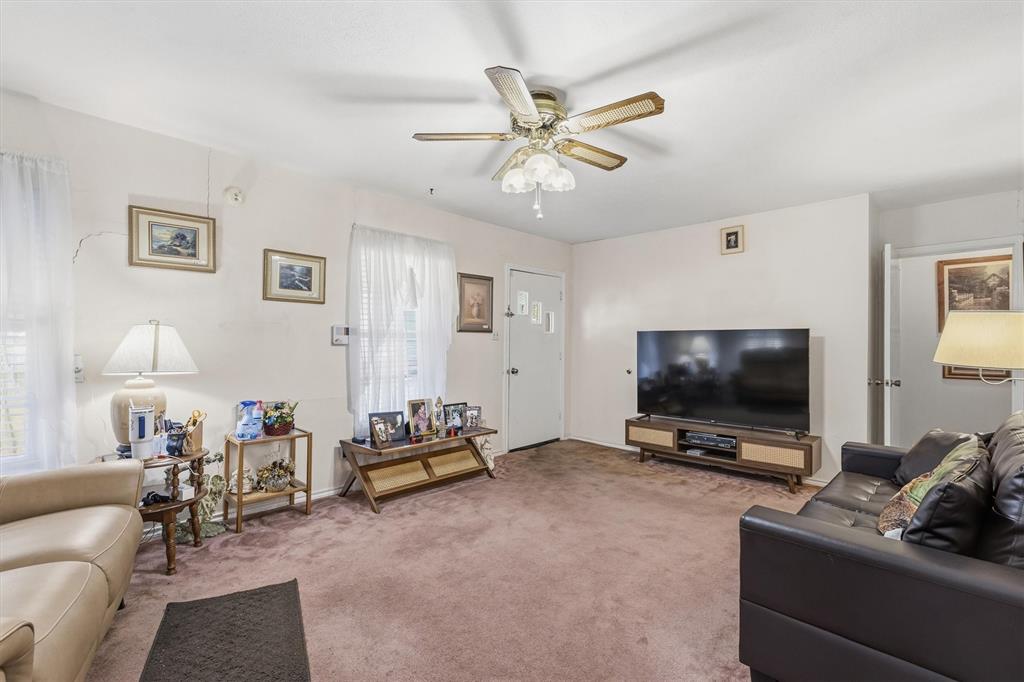 702 Patterson Street, Campbell, TX 75422