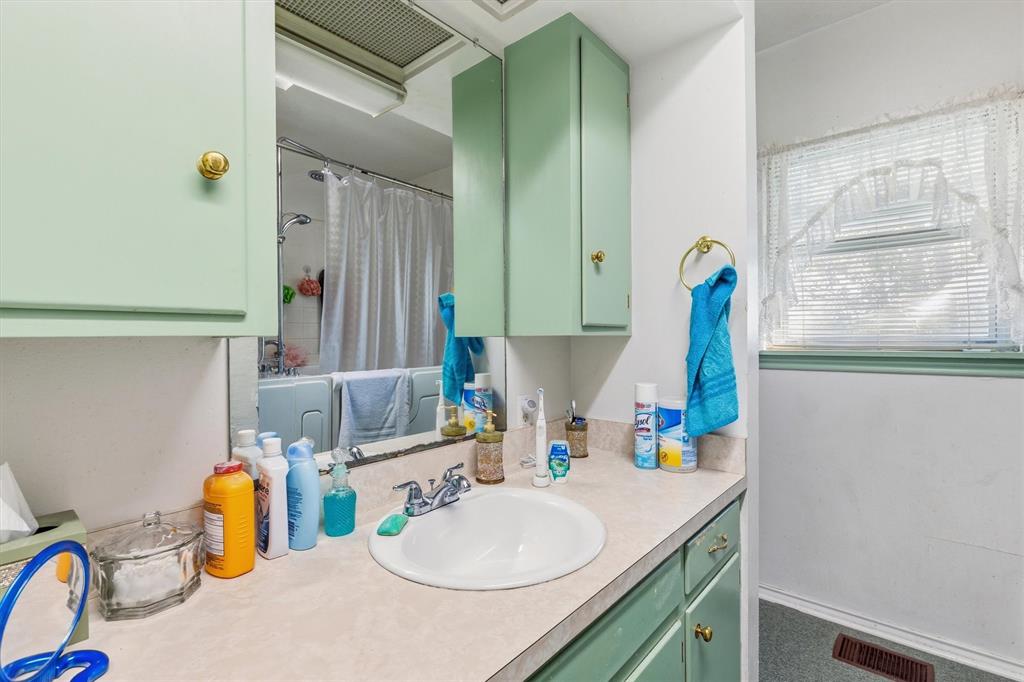 702 Patterson Street, Campbell, TX 75422