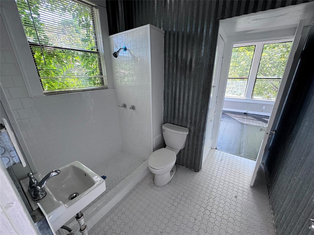 411-A N Tyler Street, Dallas, TX 75208