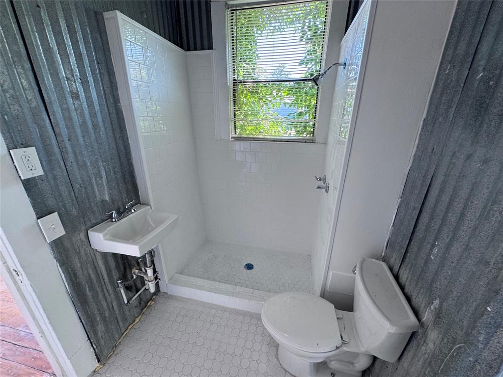411-A N Tyler Street, Dallas, TX 75208