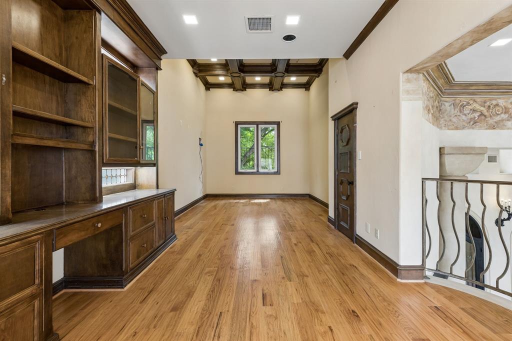 6917 Forest Glen Drive, Dallas, TX 75230