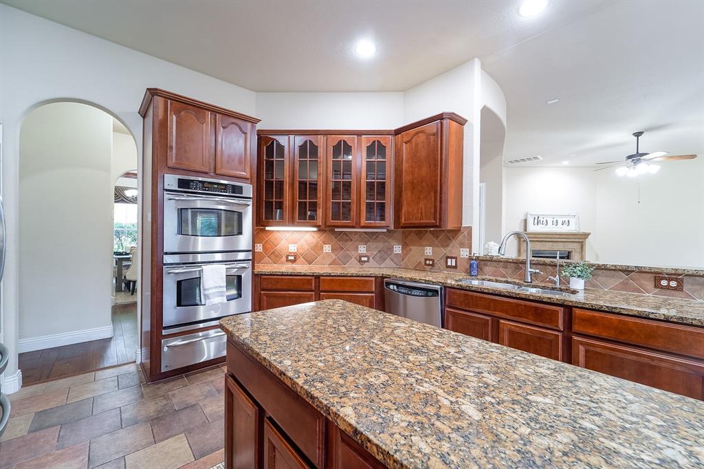 924 Brentwood Drive, Murphy, TX 75094