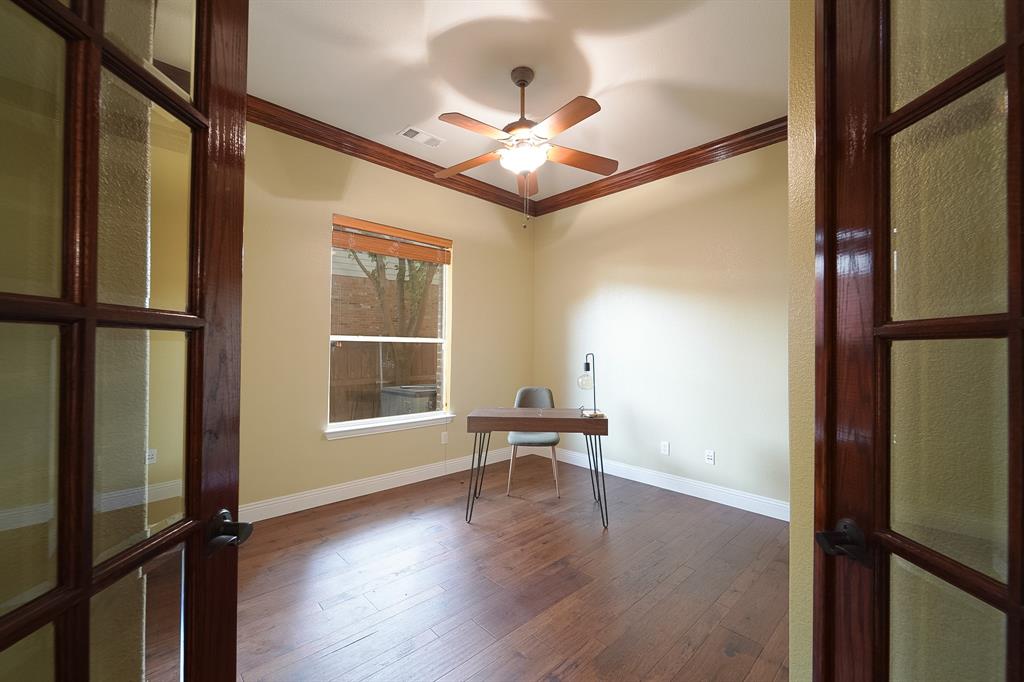 924 Brentwood Drive, Murphy, TX 75094