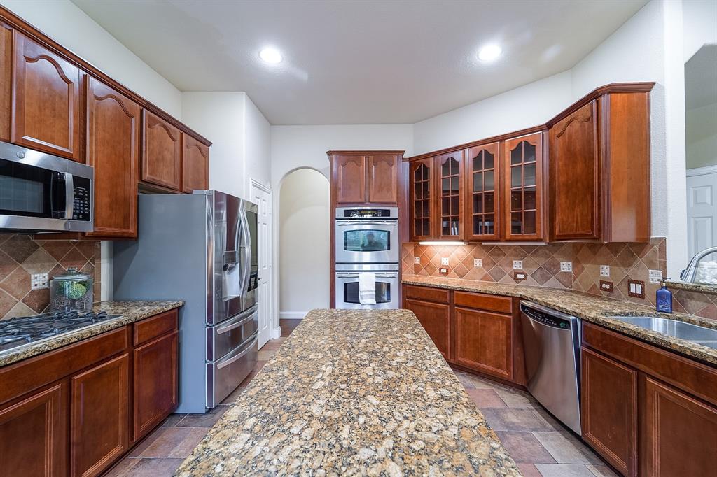 924 Brentwood Drive, Murphy, TX 75094