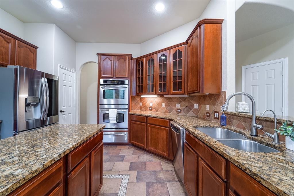 924 Brentwood Drive, Murphy, TX 75094