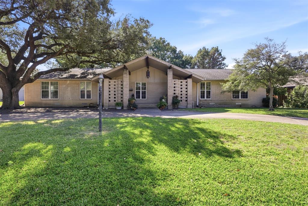 7806 Woodstone Lane, Dallas, TX 75248