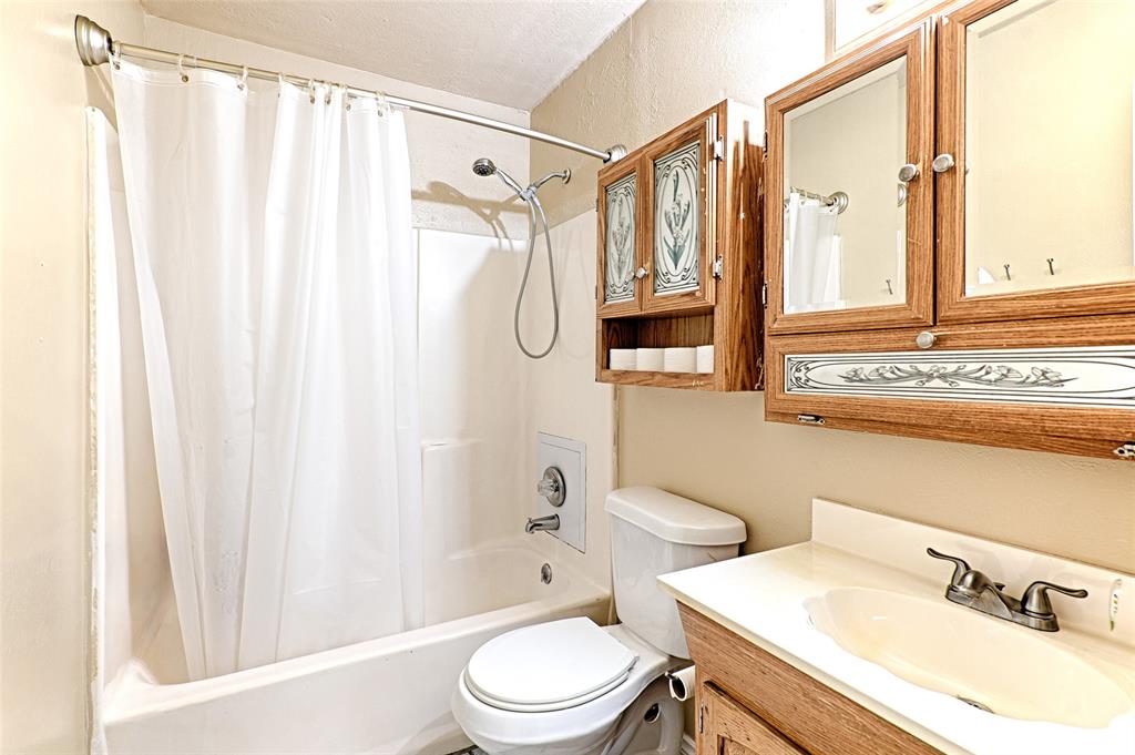 305 Tejas Drive, Glenn Heights, TX 75154