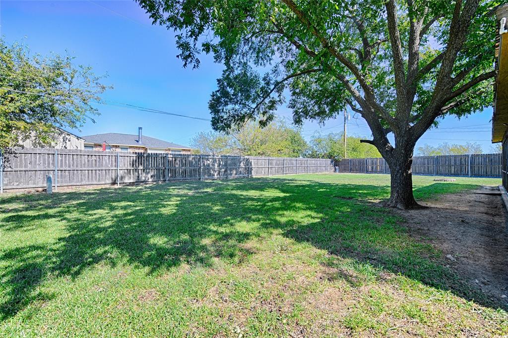305 Tejas Drive, Glenn Heights, TX 75154