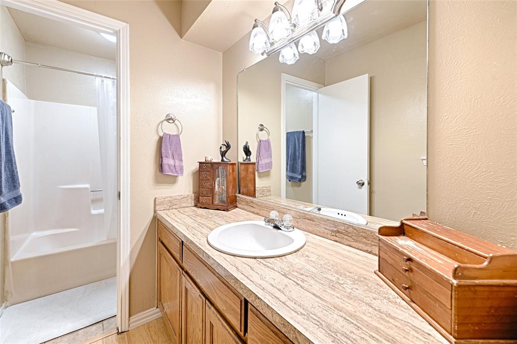 305 Tejas Drive, Glenn Heights, TX 75154