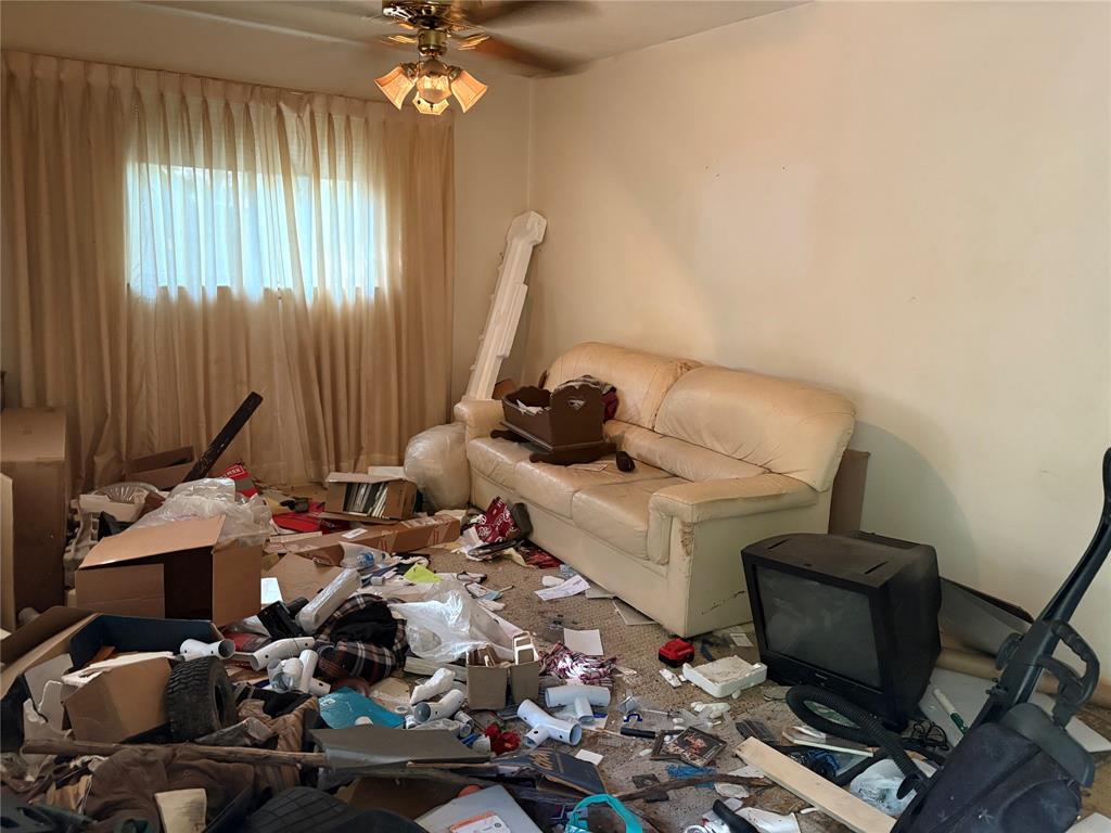 1001 N Cockrell Hill Road, DeSoto, TX 75115