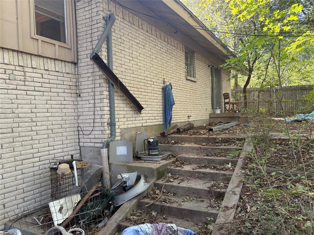 1001 N Cockrell Hill Road, DeSoto, TX 75115