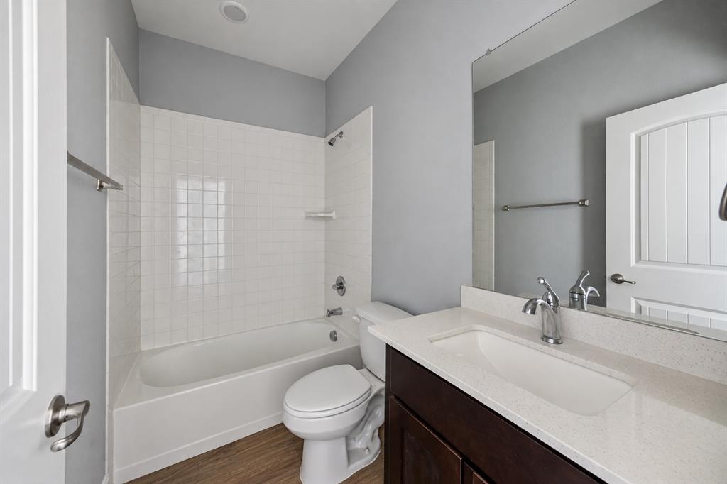 146 Lawndale Lane, Mabank, TX 75147
